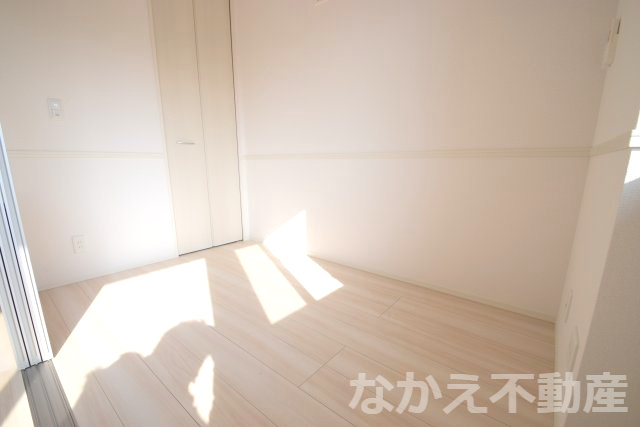 【寝室】 | 広くて明るい寝室