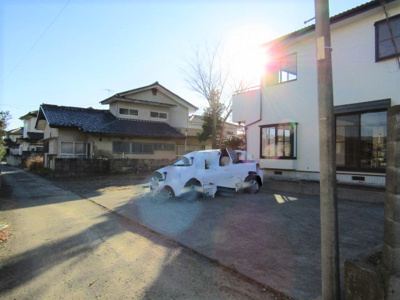 【前面道路含む現地写真】 | 中古戸建　南アルプス市江原 | 前面道路含む現地写真です