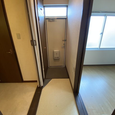 ＴＫハイツＣの玄関