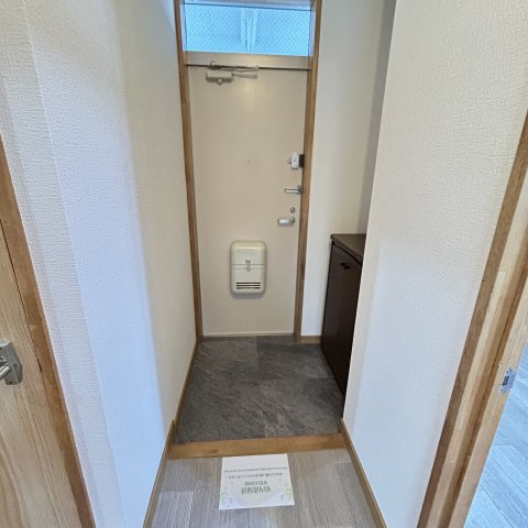 moff  WAKAKUSAの玄関