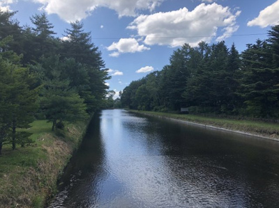 【周辺】 | 御代田町西軽井沢売地 | 運河のような雰囲気で人気スポット御影用水まで徒歩１７分です！