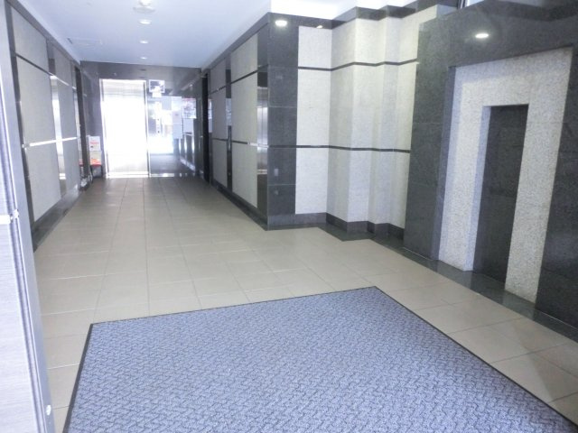 ハクユウ元町のロビー