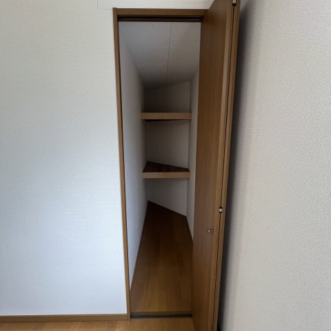 BLUEウエストの洋室