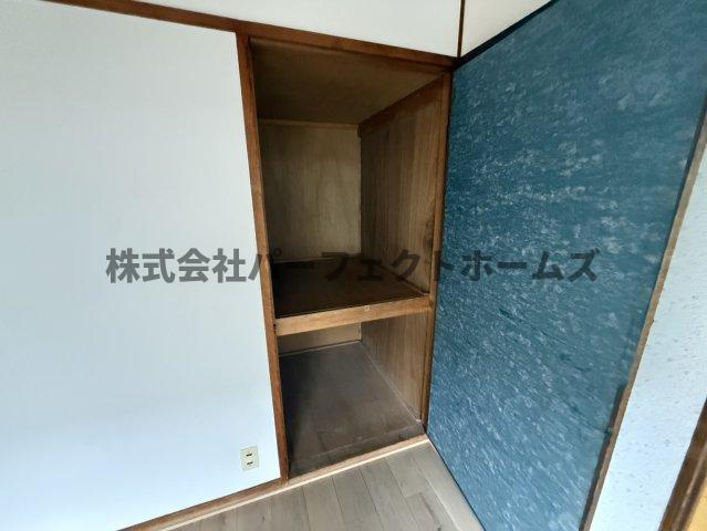三井団地A93棟の収納|便利な収納スペースです