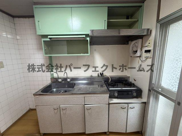 三井団地A93棟のキッチン|コンパクトなキッチンで掃除もラクラク
