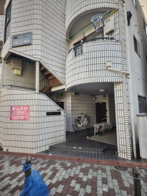 【エントランス】 | ラルゴ上神田 | ゆとりのあるエントランスです