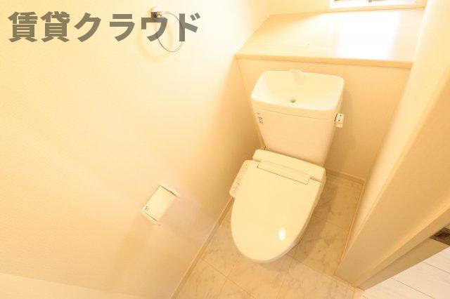 ネオ君塚戸建Ｂ棟のトイレ|ゆったりとした空間のトイレです