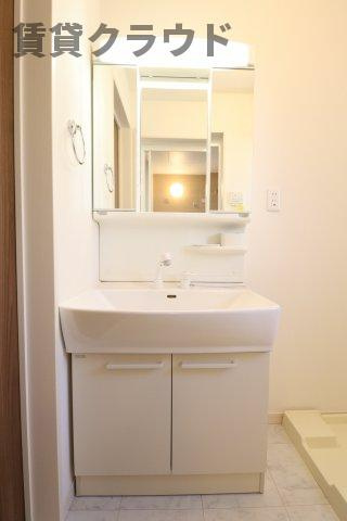 ネオ君塚戸建Ｂ棟の洗面所|コンパクトで使いやすい洗面所