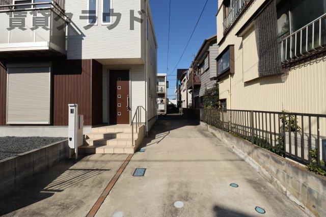 ネオ君塚戸建Ｂ棟の駐車場|駐車スペースもあります