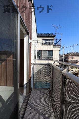 ネオ君塚戸建Ｂ棟のバルコニー|お洗濯にも便利なバルコニー付き