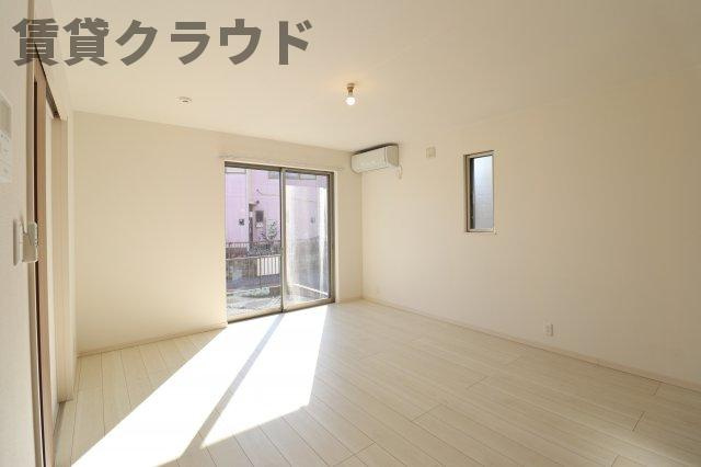 ネオ君塚戸建Ｂ棟の居間・リビング|使いやすいリビングです