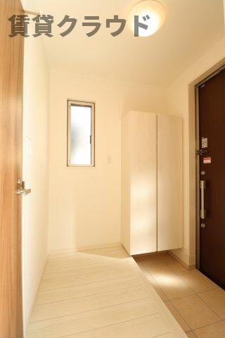 ネオ君塚戸建Ｂ棟の玄関|明るい玄関です
