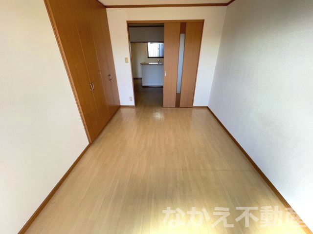 【寝室】 | 広くて明るい寝室