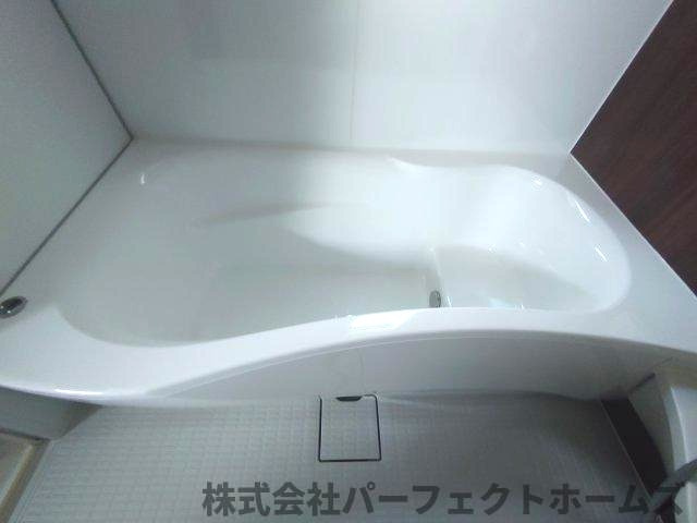 仁和寺町中古戸建の浴室|ゆったり過ごせるお風呂です