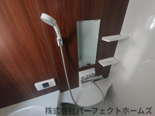 仁和寺町中古戸建の浴室|落ち着いた空間のお風呂です