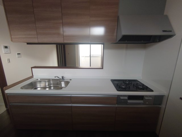 仁和寺町中古戸建のキッチン|きれいなキッチンです