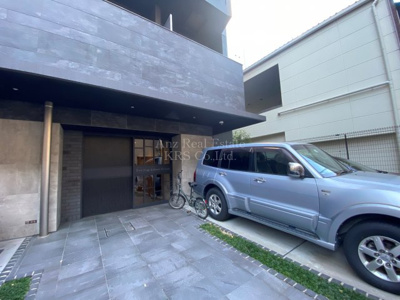 【エントランス】 | ファーストステージ江戸堀パークサイド | 荘厳で落ち着いたエントランスです♪