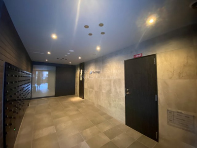 【ロビー】 | ファーストステージ江戸堀パークサイド | エントランス先は高級感のある空間が広がっています♪