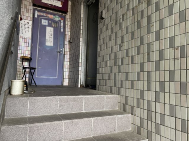 米子市朝日町　森山ビル2階テナントの外観|外階段2F上がって右手側です。