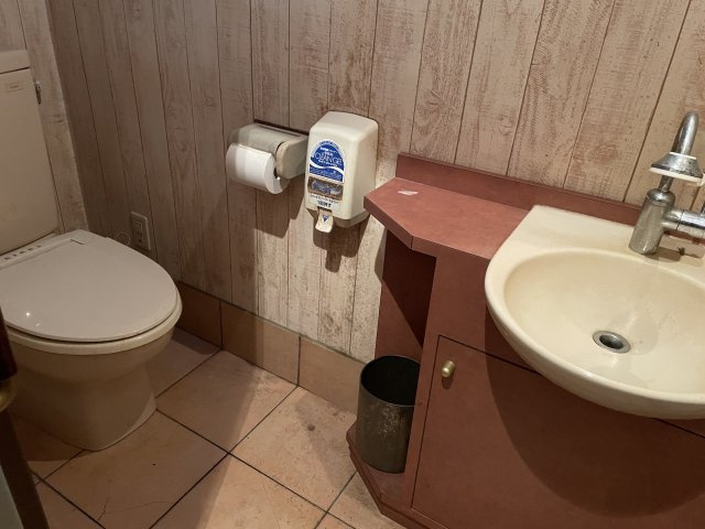 米子市朝日町　森山ビル2階テナントのトイレ