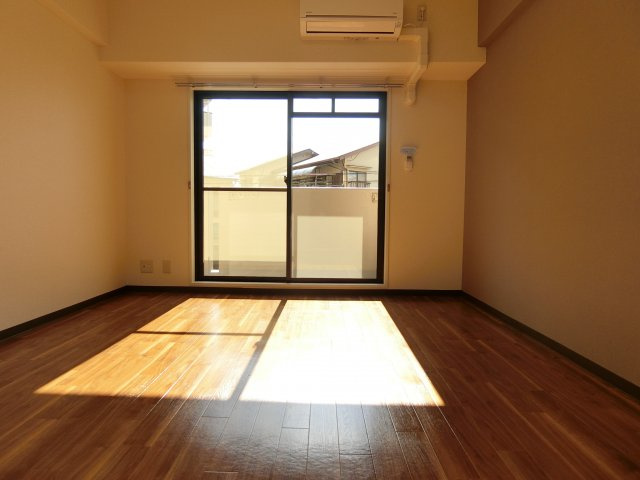 プランドールマサキの居間・リビング|同マンション別部屋