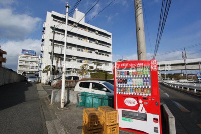 【その他共用部分】 | メゾンブランシュ1号館 | ゴミ置場・自販機