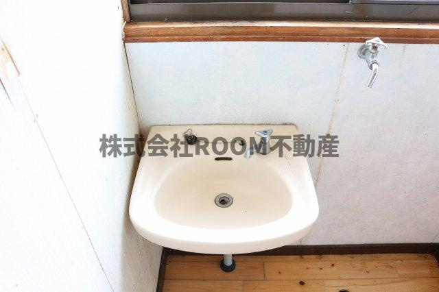 中原貸家の独立洗面台