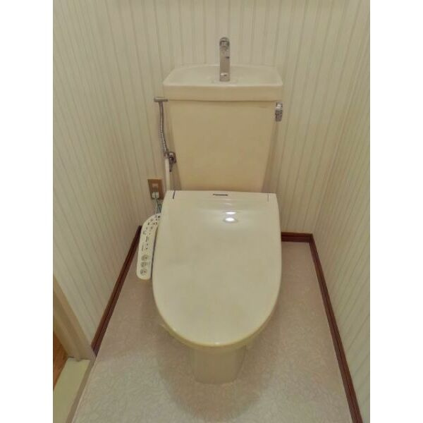 サープラス　Three　丘　E棟のトイレ