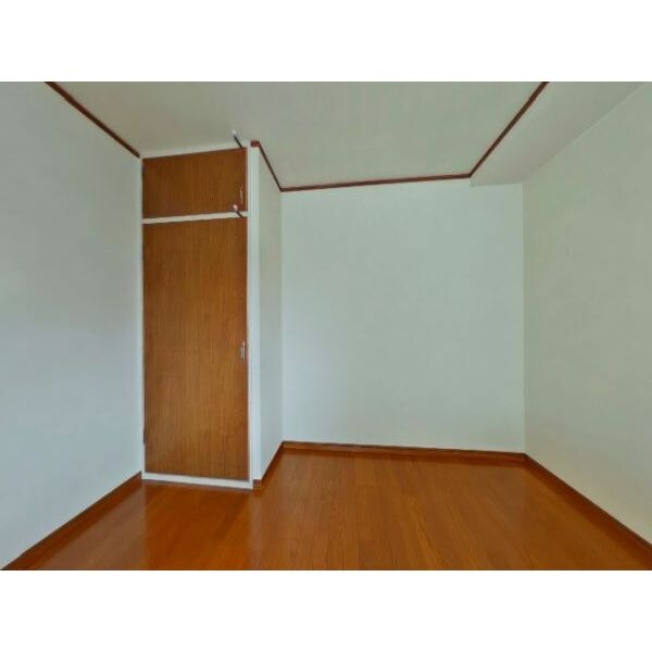 サープラス　Three　丘　E棟の寝室