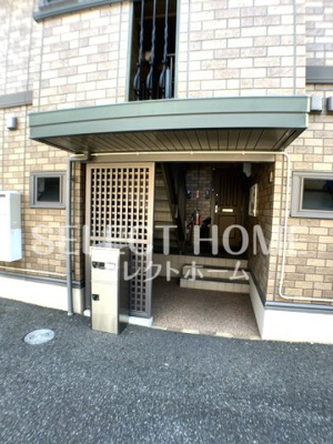 【エントランス】 | メゾン・ド・プルメリアＢ | ゆとりのあるエントランスです