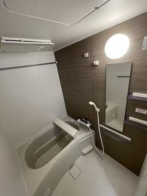 【浴室】 | グランデファーレ新横浜 | 浴室暖房乾燥機付きのバスルームです！お風呂に浸かって一日の疲れもすっきりリフレッシュ♪