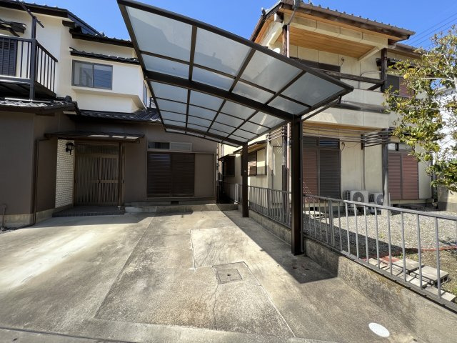 高浜市田戸町　再生住宅の駐車場|車をお持ちの方に嬉しい駐車場付きの物件です