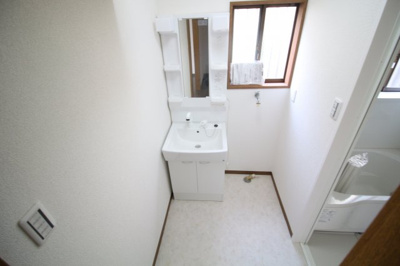 【洗面所】 | 二葉町4丁目貸家