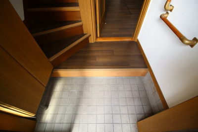 【玄関】 | 二葉町4丁目貸家