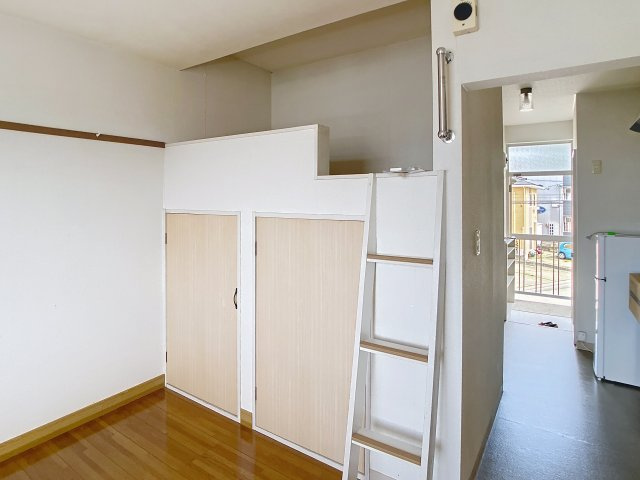 サンハイツ南原Aの洋室