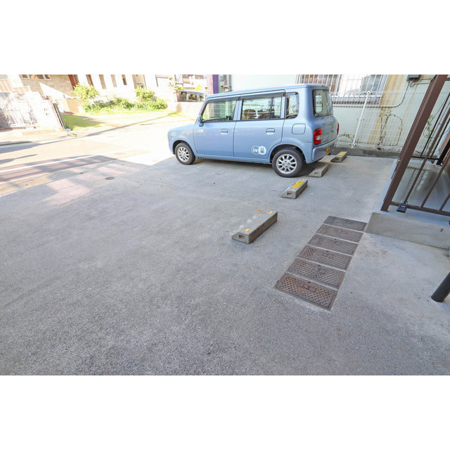 川島ハイツの駐車場
