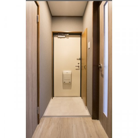 川島ハイツの玄関