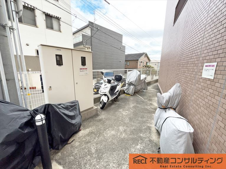 エスペランス赤坂の駐車場