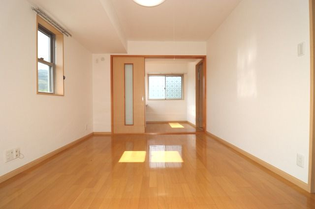 ヴィラコートSEIの内装|明るい色調の室内です