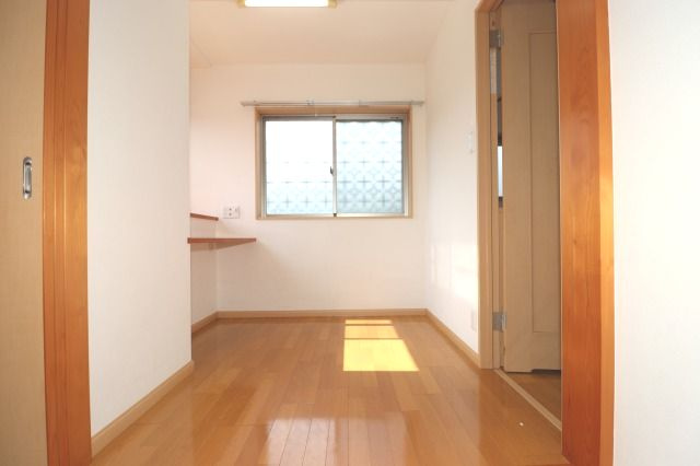 ヴィラコートSEIの洋室|ゆったりした洋室です