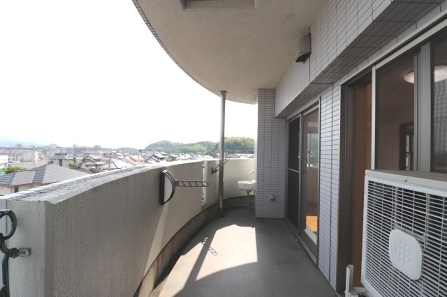 ヴィラコートSEIのバルコニー|落ち着いた時間を過ごせるバルコニーです