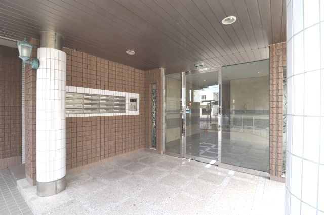 ヴィラコートSEIのエントランス|毎日通るエントランスはこのようになっています