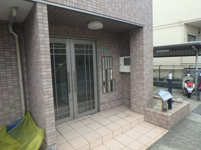 【エントランス】 | ヴィラ甲東園 | 毎日通るエントランスはこのようになっています