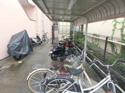 【その他共用部分】 | ヴィラ甲東園 | 駐輪場