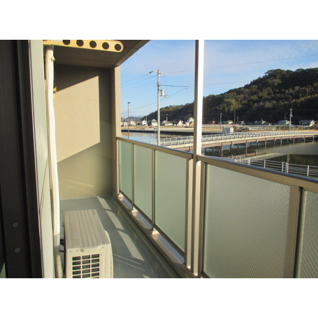 フィネス高須のバルコニー|お洗濯にも便利なバルコニー付き