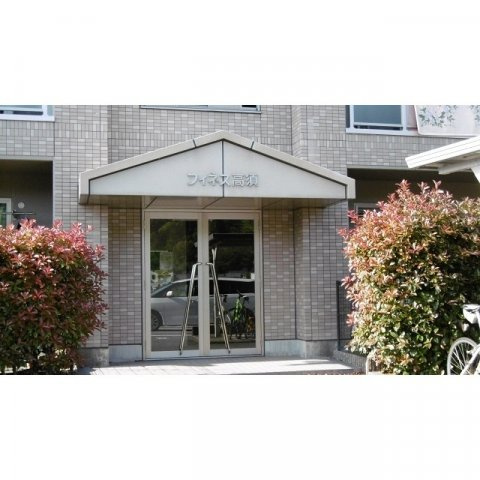 フィネス高須のエントランス|毎日通るエントランスはこのようになっています