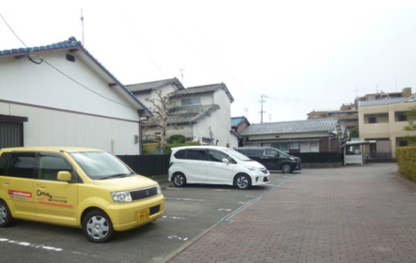 ガーデンハウス迎野【キャッシュバック対象物件】の駐車場|駐車場です