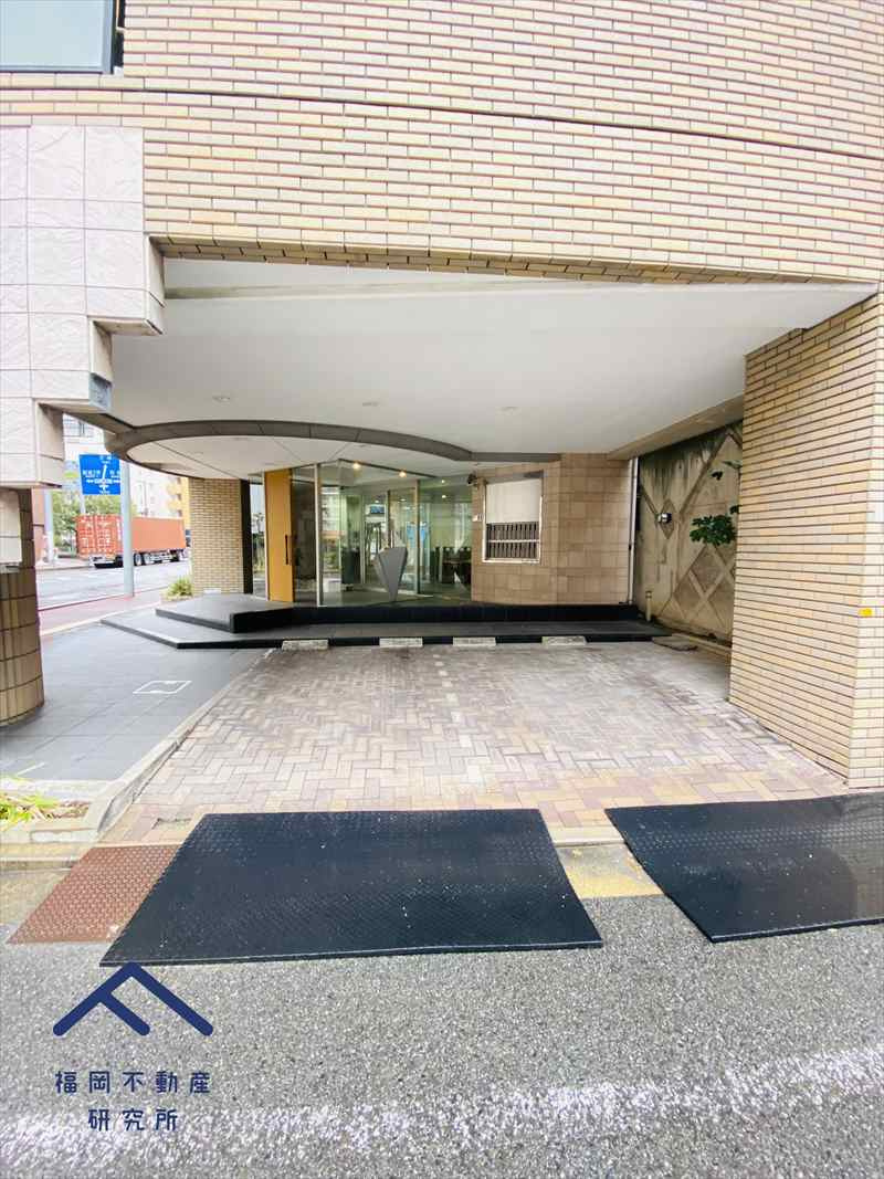 エイルレシェンテ天神ベイサイドのエントランス