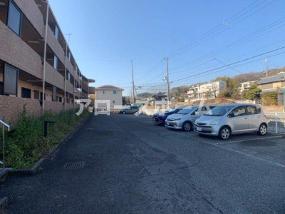 【駐車場】 | ジュネスコートA | ※室内写真はリフォーム前です