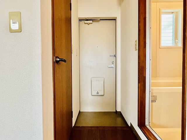 エトワール山本の玄関|収納もある玄関です